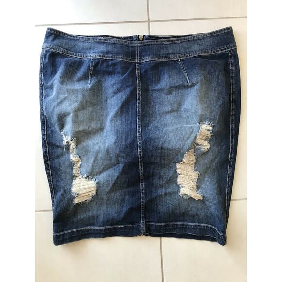 Torrid Distressed Exposed Zip Stretch Denim Skirt - Picture 1 of 9